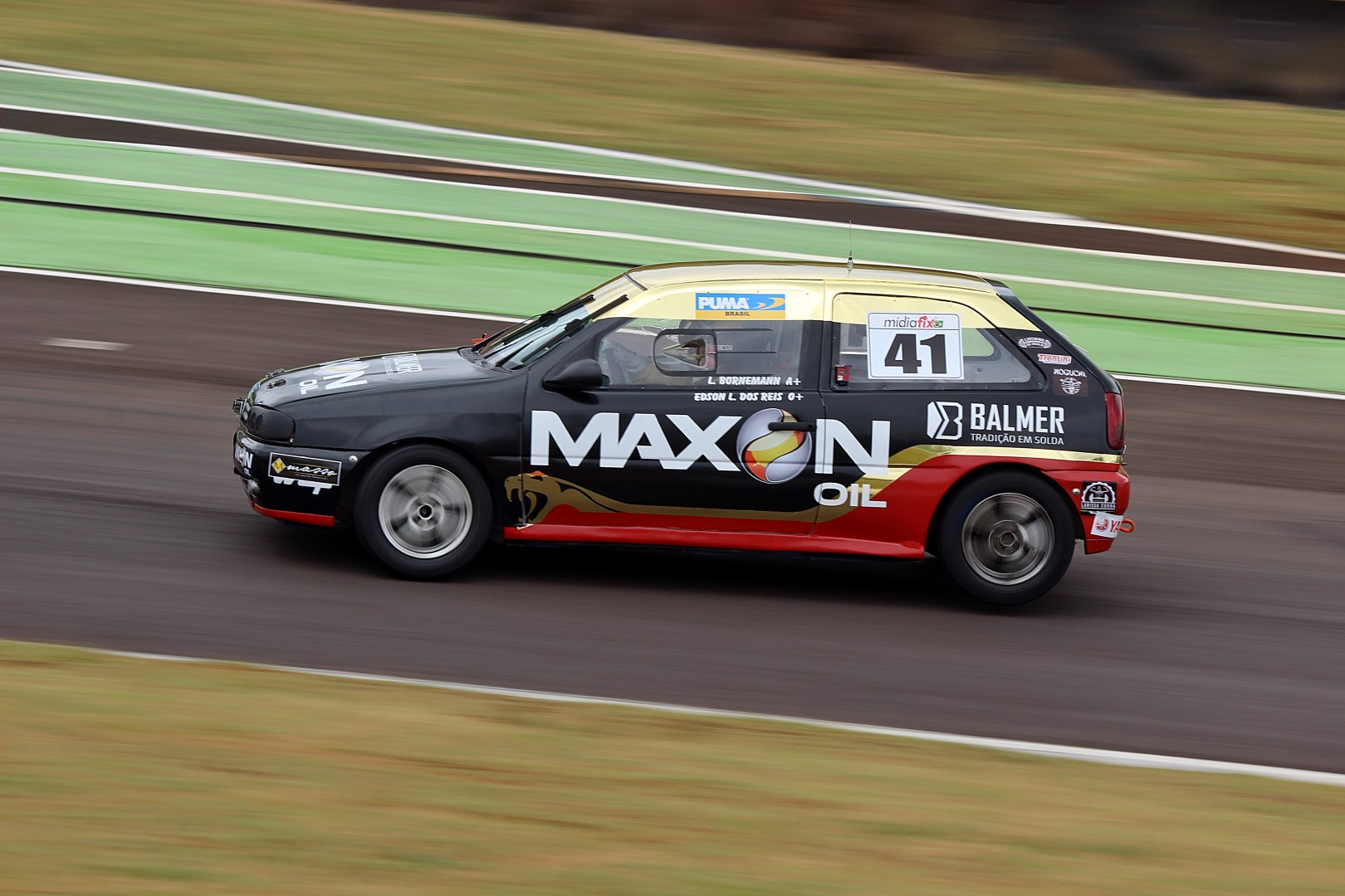 Lucas Bornemann e Edson dos Reis se quem da chuva e do vento na Cascavel de Ouro