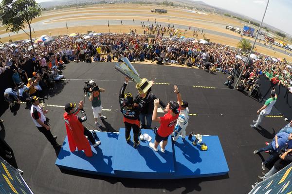 Stock Car atende fãs e volta a Goiânia em novembro