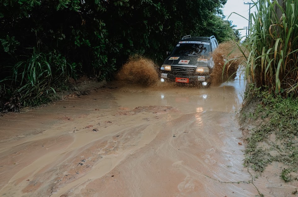 Cearense de Rali começa com muita chuva, lama e emoção