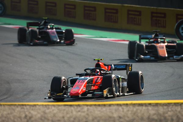 Drugovich supera problemas no pitstop e termina em 4º na primeira prova da F2 em Mugello