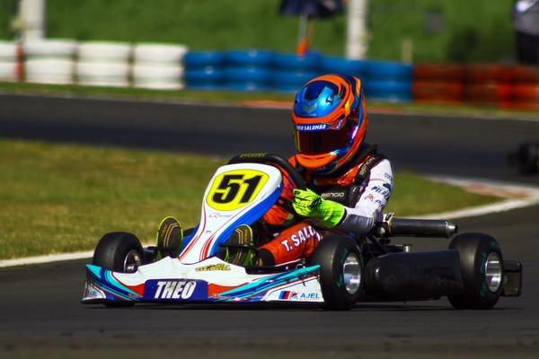 Theo Salomão estreou com vitória em categoria com motores de 125cc