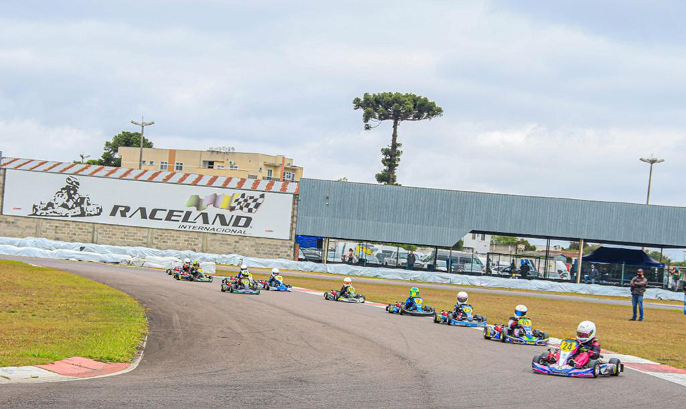 Copa Super Paraná de Kart abriu temporada com belas disputas no Raceland Internacional
