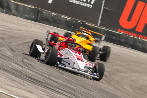 Pedro Lins faz prova de recuperação em sua estreia em Interlagos