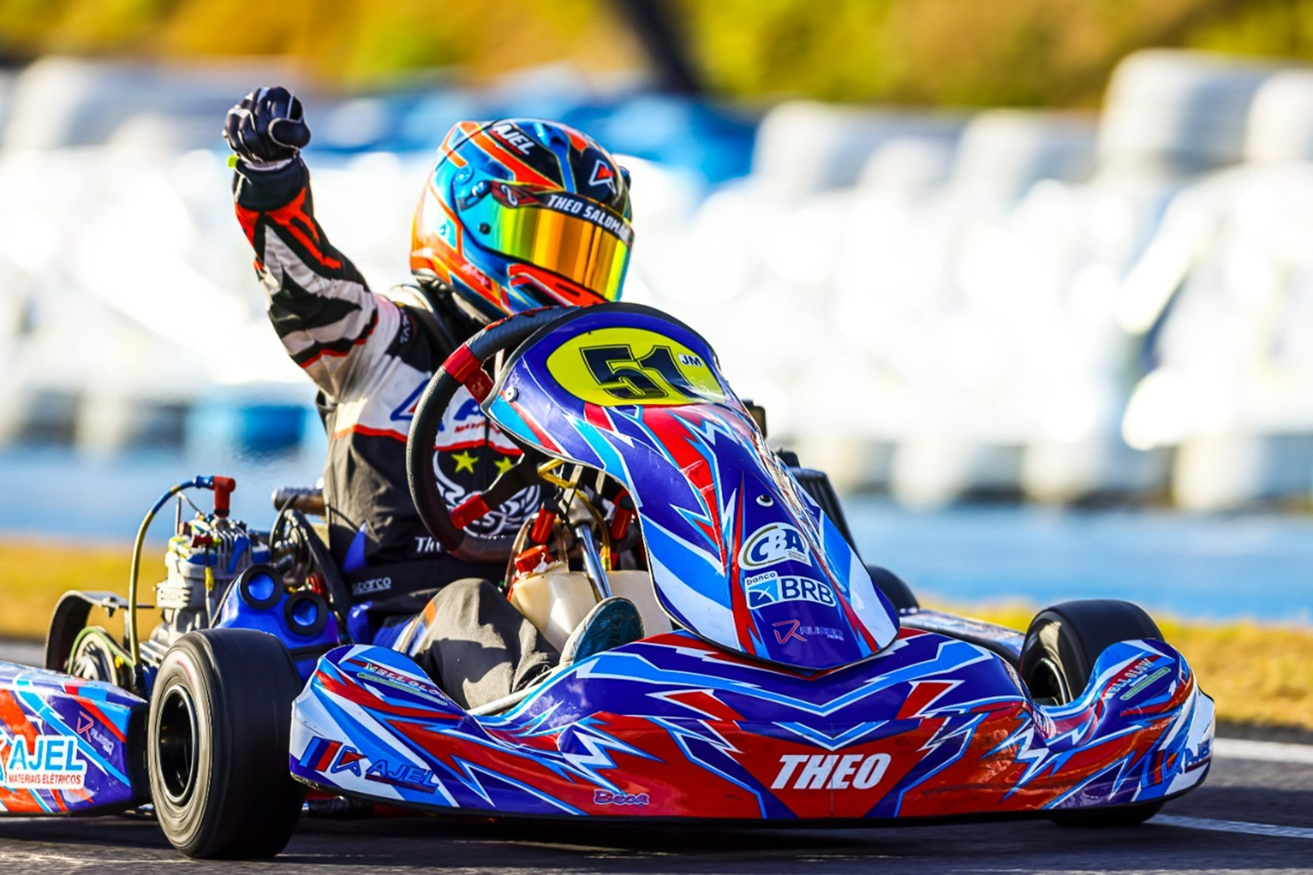 Theo Salomão é campeão brasileiro da Júnior Menor