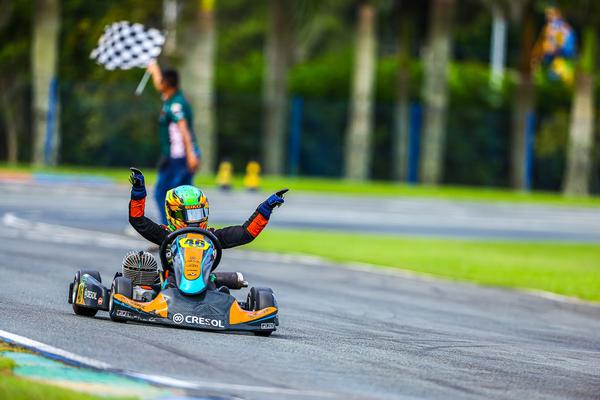 Angelo Predebon foca nos eventos nacionais de kart