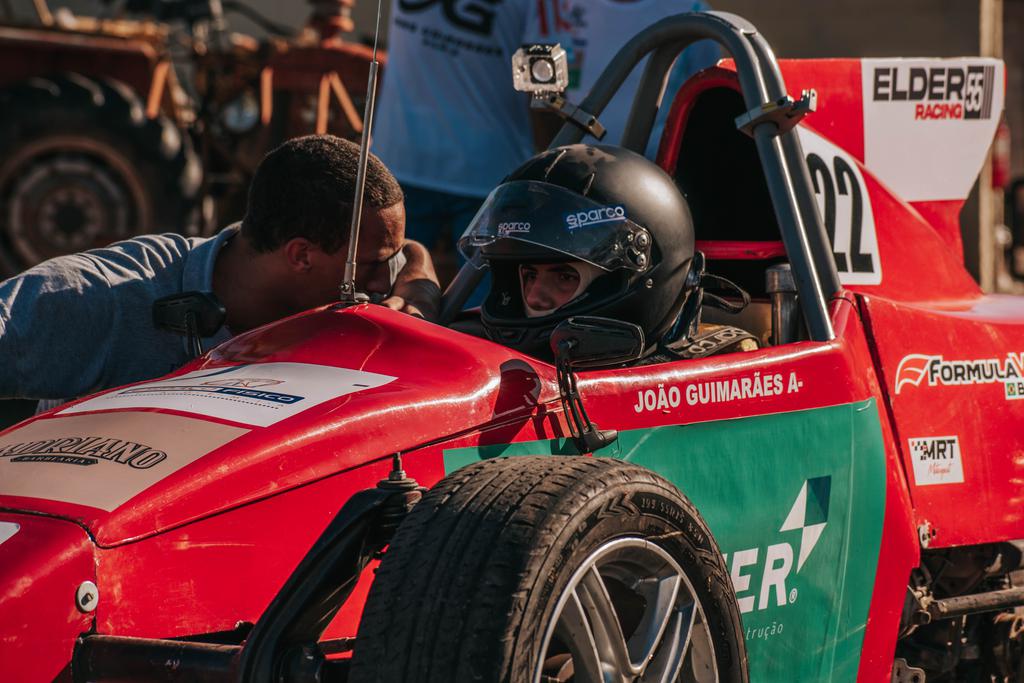 Revelação do kartismo no Nordeste, João Guimarães dá os primeiros passos no automobilismo