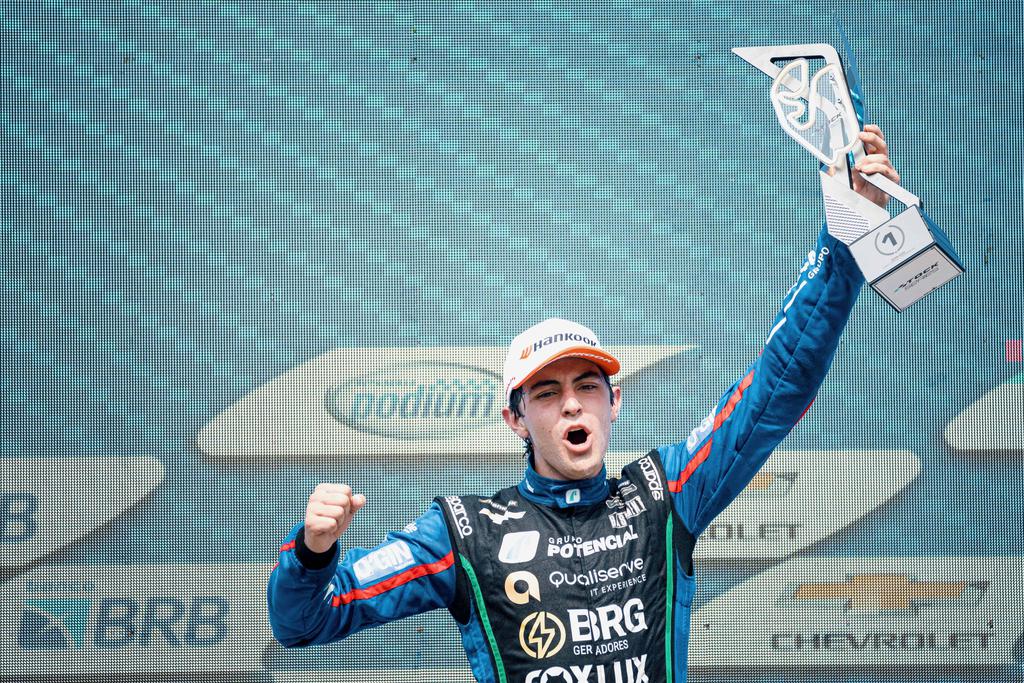 Muggiati vence em Interlagos e fica perto do título da Stock Series