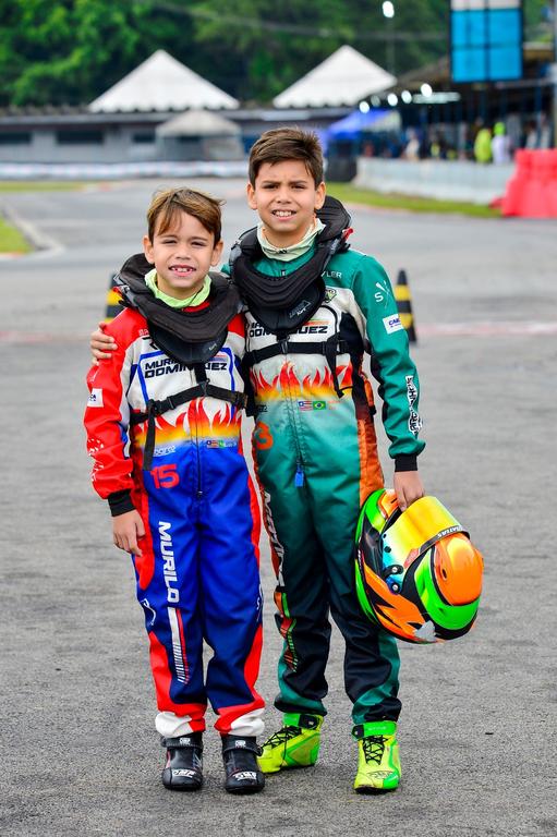 Irmãos Dominguez estreiam com pódio na Copa São Paulo Light de Kart
