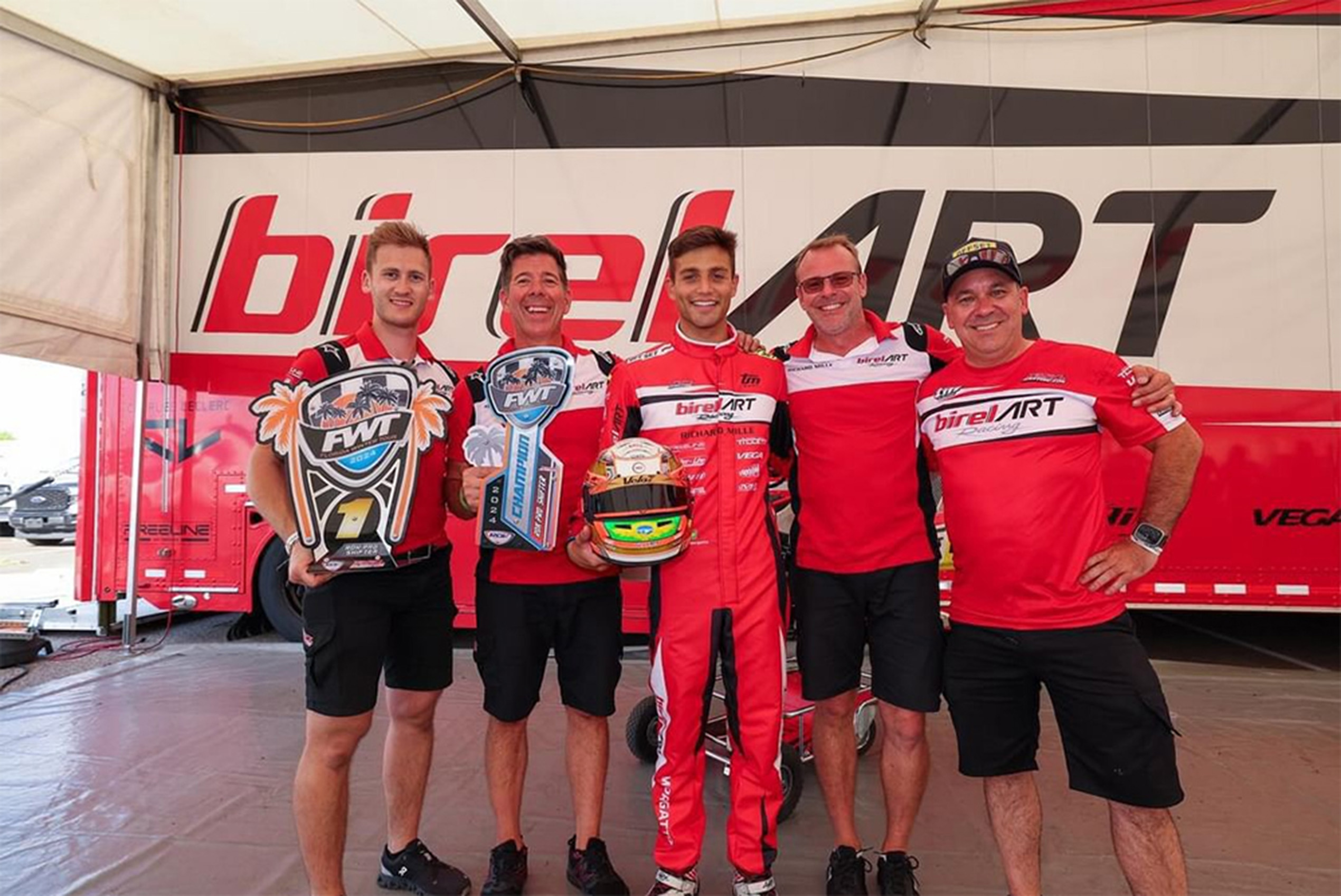 Matheus Morgatto disputa a abertura do Campeonato Europeu de Kart na Espanha