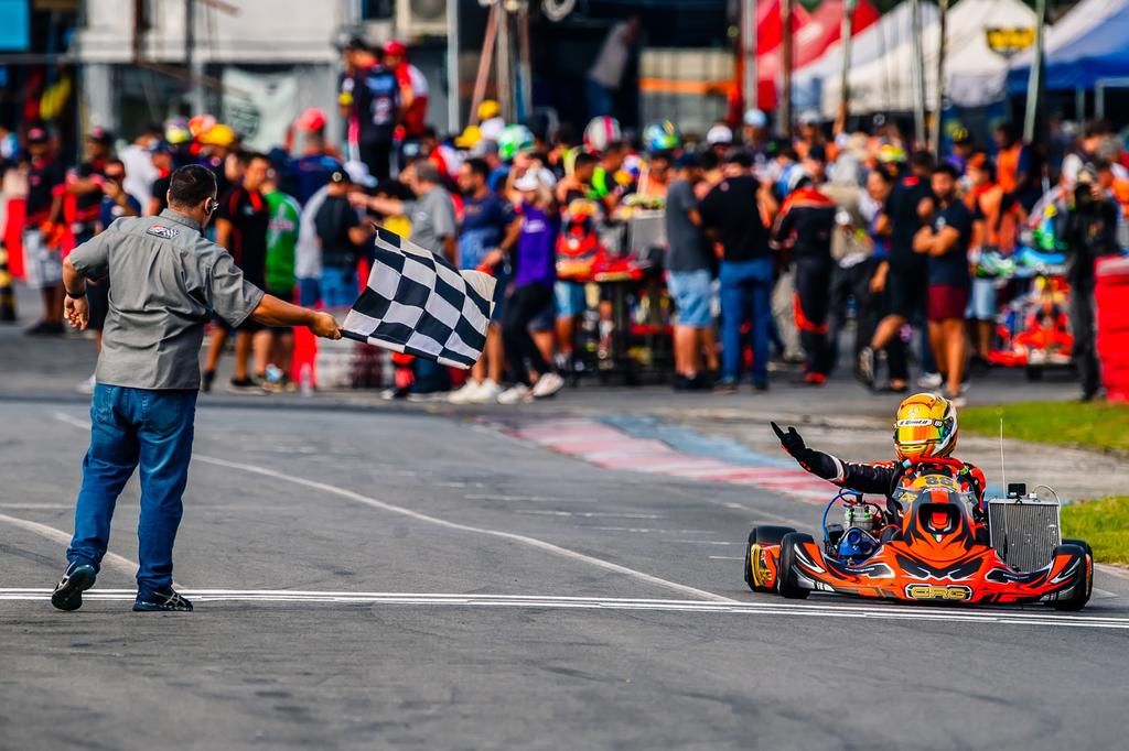 Bernardo Gentil assume a liderança da categoria Júnior na Copa São Paulo Light de Kart