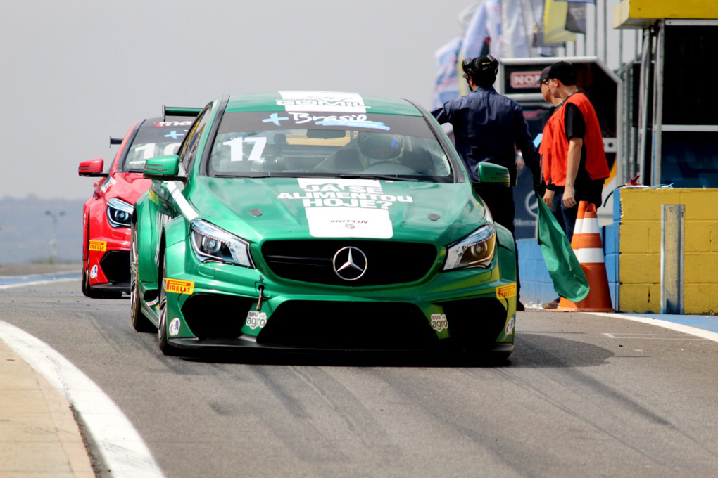 Raijan larga na frente nos concorrentes no Mercedes-Benz Challenge