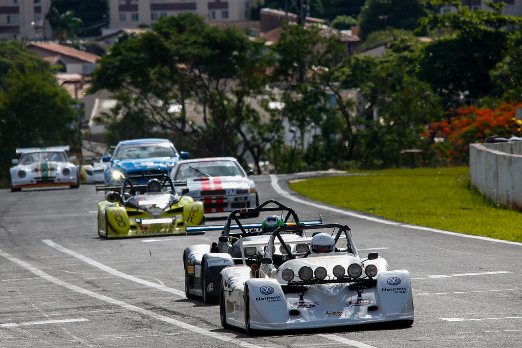 Londrinenses voltam a vencer as 500 Milhas e de sobra se tornam tricampeões