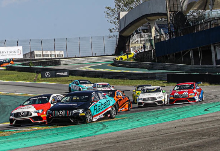 Cearense Adriano Rabelo assume liderança na CLA 45 AMG Cup do Mercedes-Benz Challenge