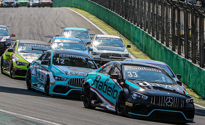 Cearense Adriano Rabelo quer manter liderança na da categoria CLA no Mercedes-Benz Challenge