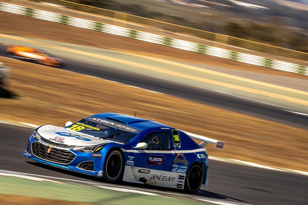 Akyu Myasava troca motor para as corrida do domingo da Stock Car Series