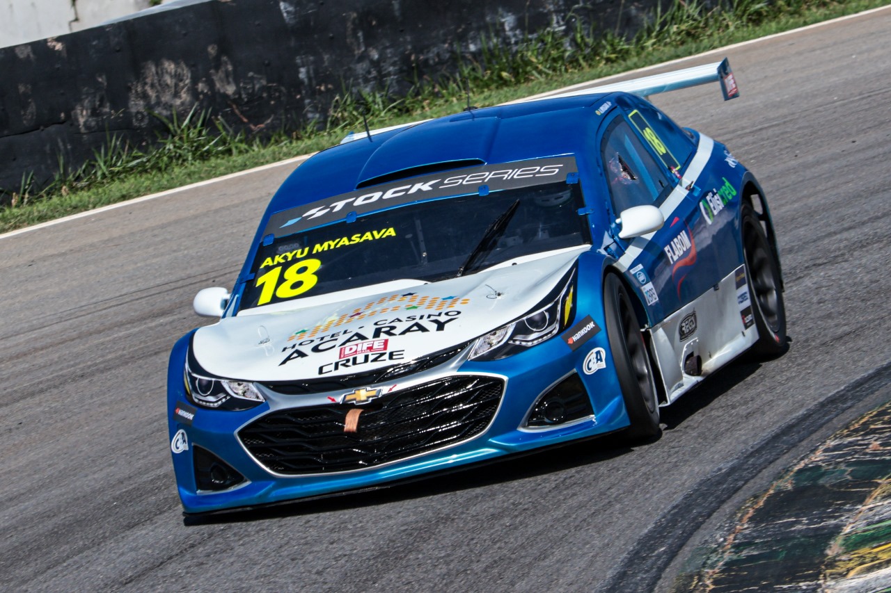 Akyu Myasava mostra desenvoltura nos primeiros treinos na Stock Series