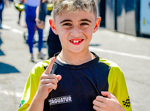 Álvaro Medeiros vence mais uma etapa do Kart do DF