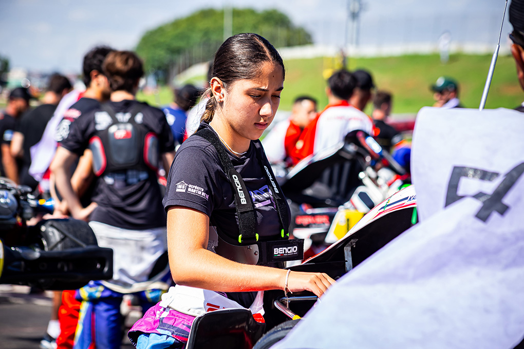 Anna Luiza Pimpão é Top 4 na classificação da F-4 Graduados B