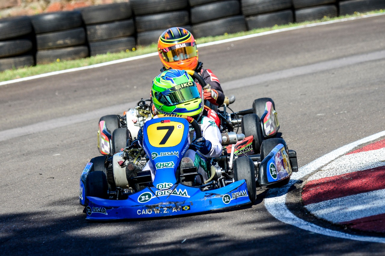 Caio Zorzetto conquista o sexto lugar no Sul-Brasileiro de Kart