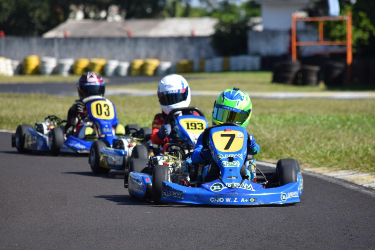 Caio Zorzetto defende a liderança no Citadino de Kart de Foz do Iguaçu