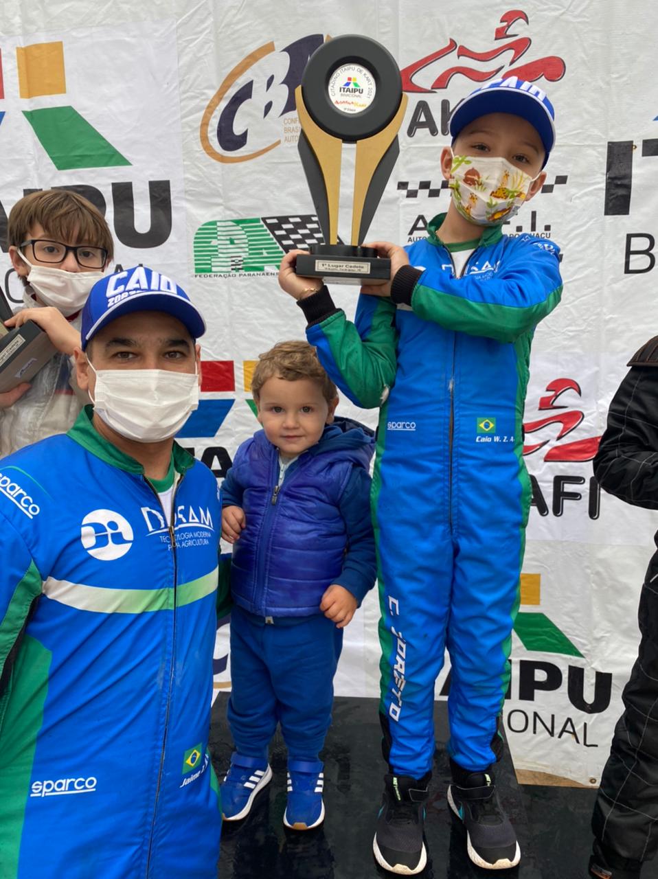 Caio Zorzetto disputa pela 1ª vez o Paranaense de Kart