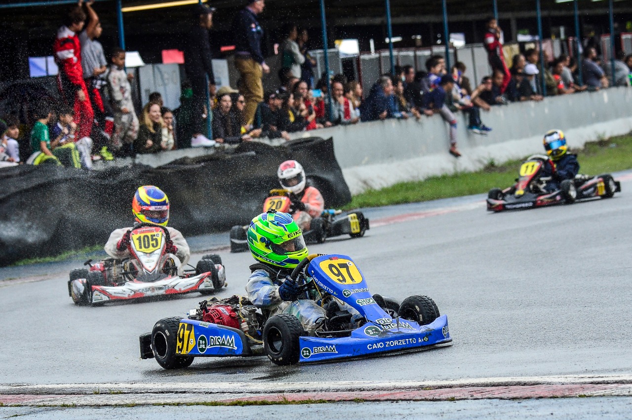 Caio Zorzetto tem sábado complicado em Interlagos