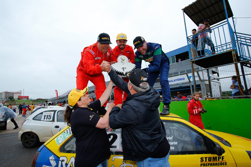 Cascavel de Ouro é dos Favarin (Edgar e Israel) e David Muffato