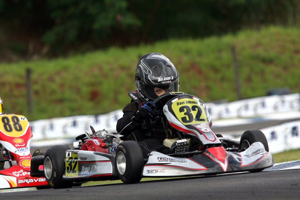 Paranaense Light de Kart chega a sua penúltima etapa amanhã em Londrina