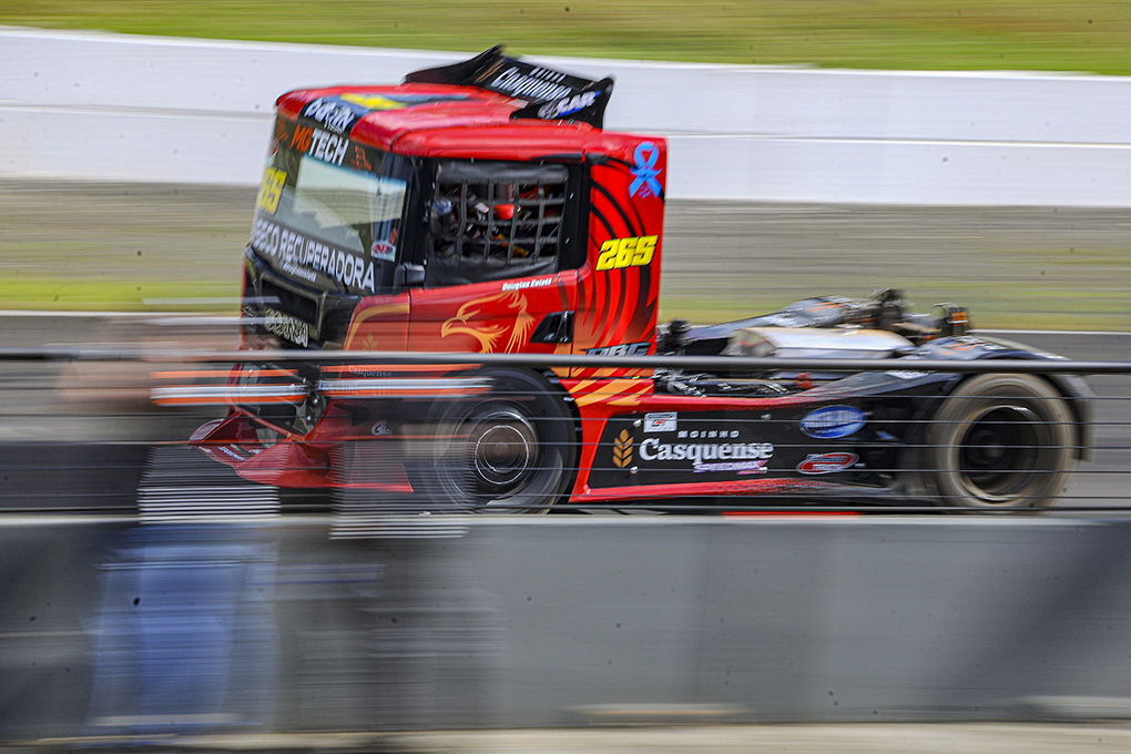 Douglas Collet é o pole position da categoria F-Truck no Tarumã