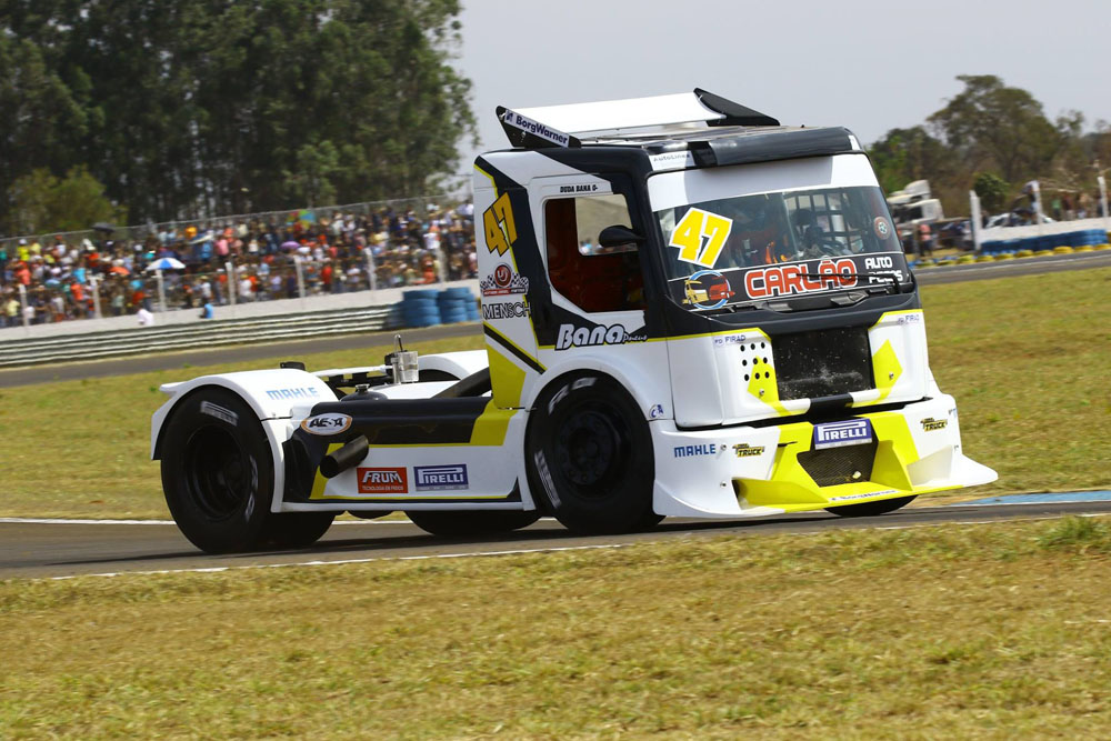 Duda Bana marca pontos na Copa Truck em Campo Grande