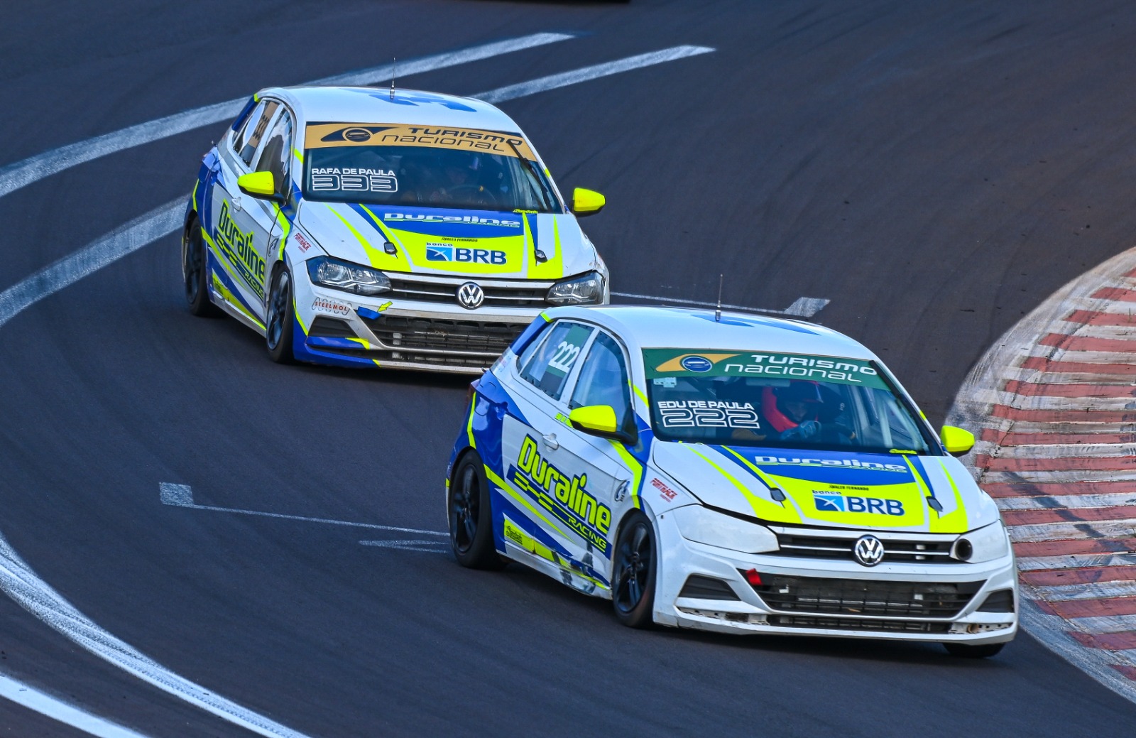 Eduardo e Rafael de Paula estreiam carros novos com pódios no Turismo Nacional em Cascavel