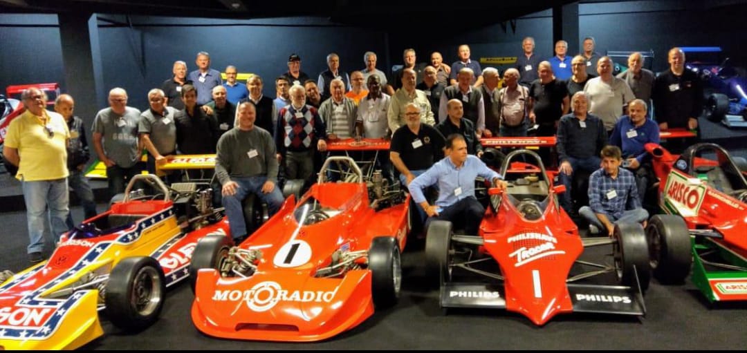 Encontro reúne campeões do automobilismo