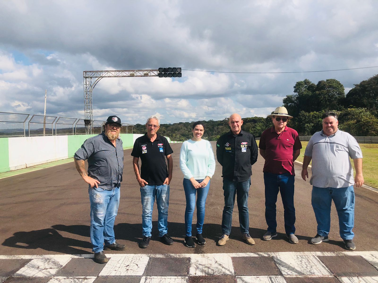 Promotor da Fórmula Truck vistoria autódromo de Cascavel