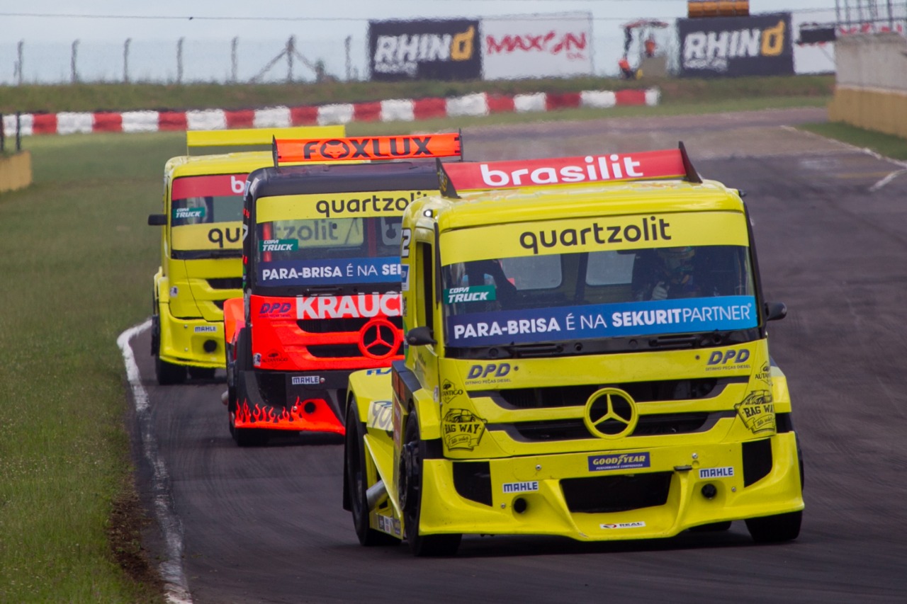 Pilotos da FF Motorsport marcam pontos na abertura da Copa Truck
