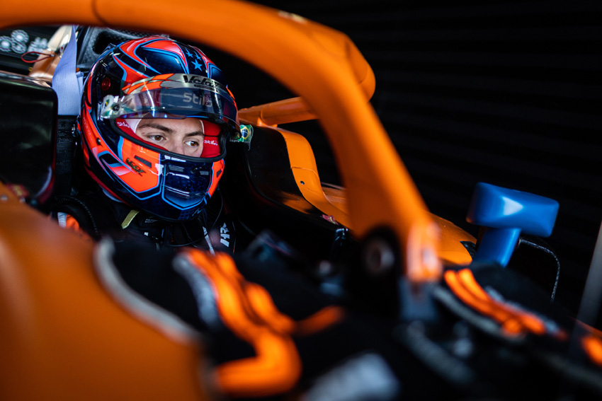 Felipe Drugovich disputa a 2ª etapa da Fórmula 2 no desafiador Jeddah Corniche Circuit, na Arábia Saudita