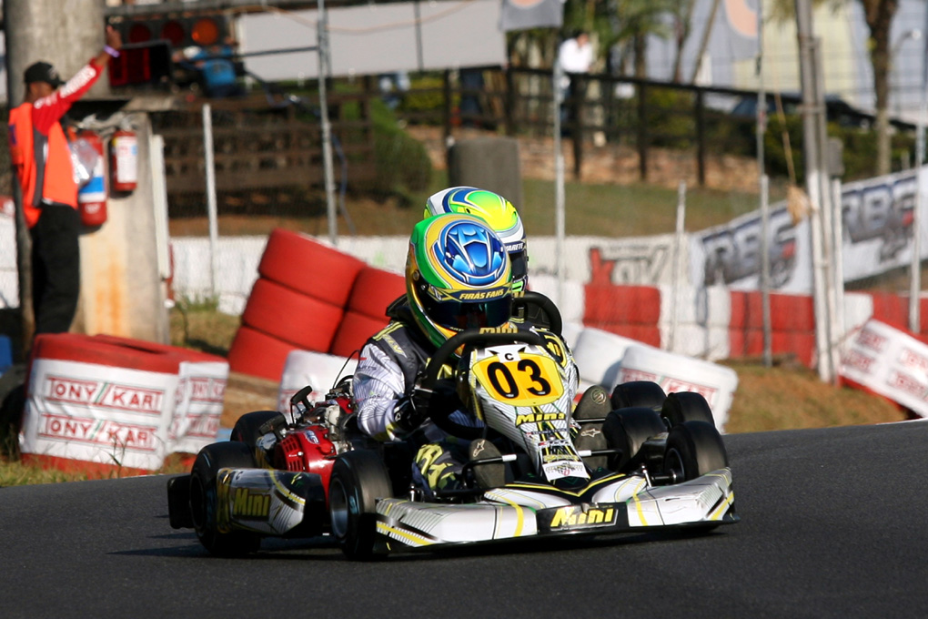 Firás é o melhor paranaense da	Cadete no Brasileiro de Kart