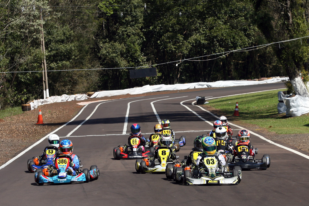 Firás Fahs satisfeito com o 4º lugar no paranaense de Kart