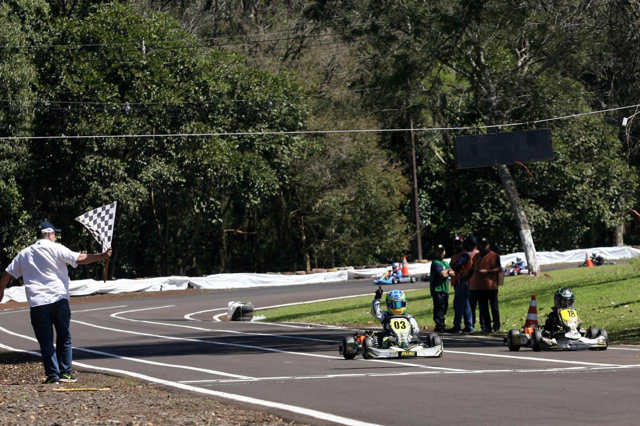 Firás Fahs supera expectativas em seu primeiro ano na Cadete