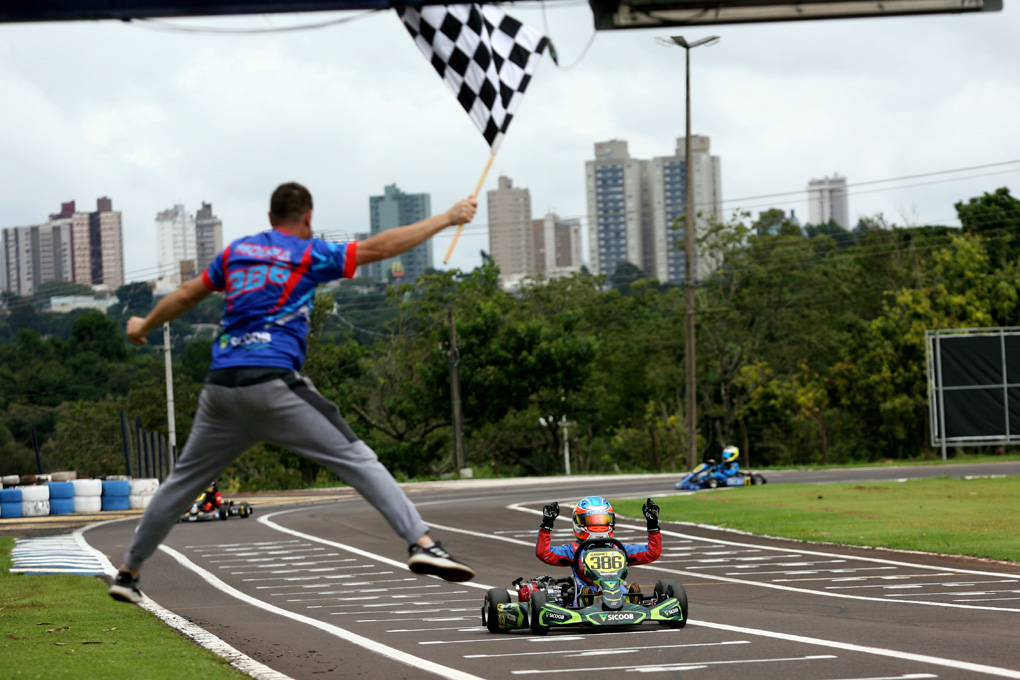 Metropolitano de Kart de Cascavel tem domínio de cascavelenses e curitibanos