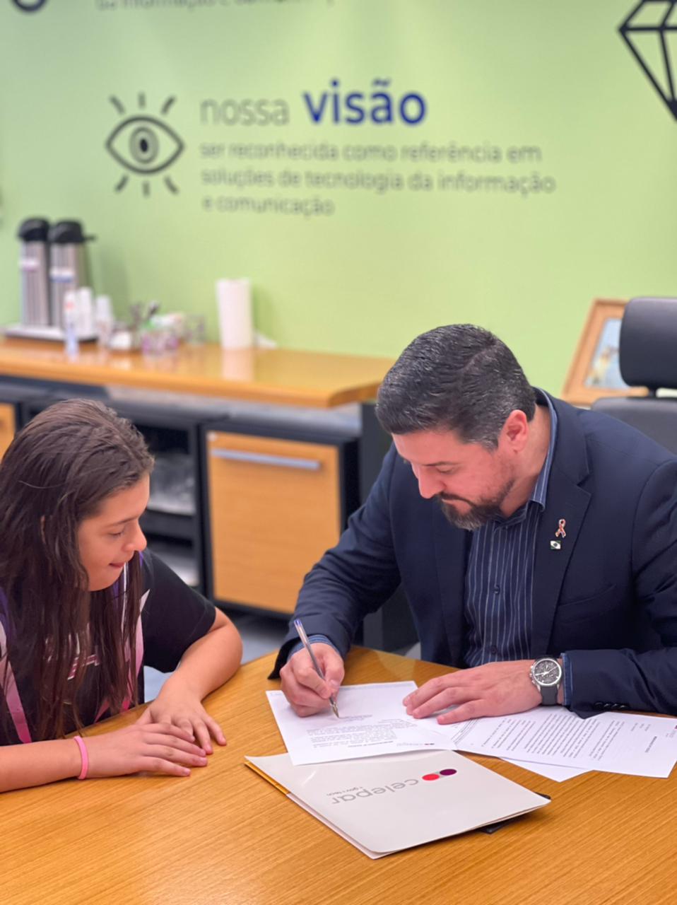 Celepar patrocinará a kartista Giovana Marinoski