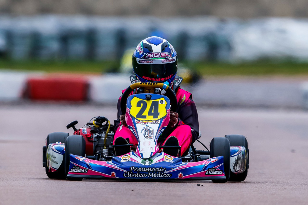 Giovana Marinoski disputa a final da Copa CK Penha no Beto Carrero