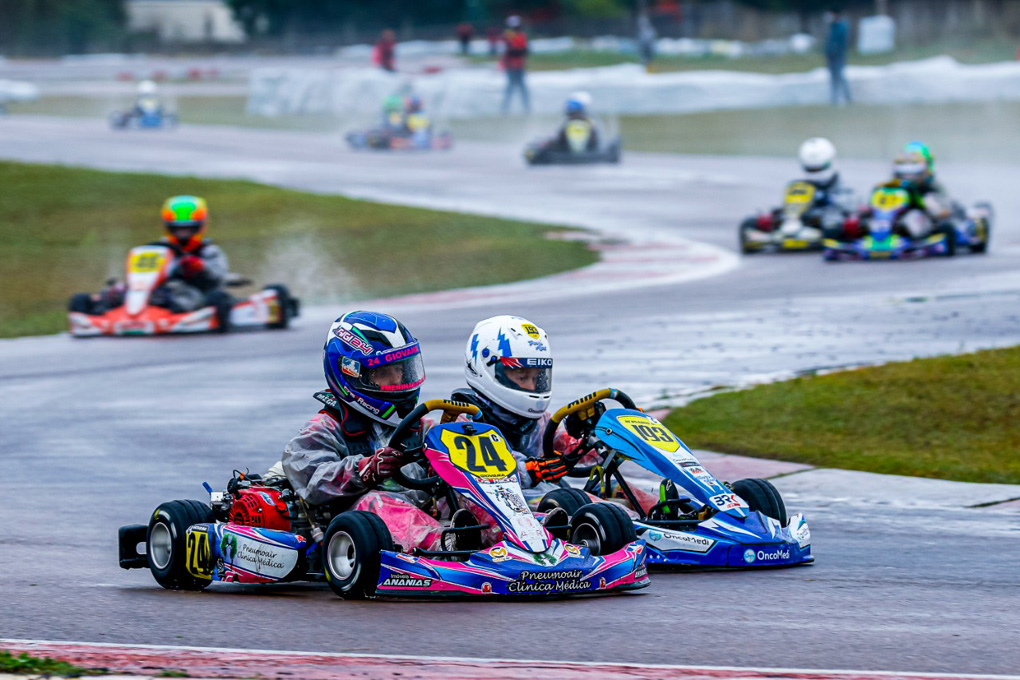 Giovana Marinoski tem fim de semana difícil no Open do Sul-Brasileiro de Kart