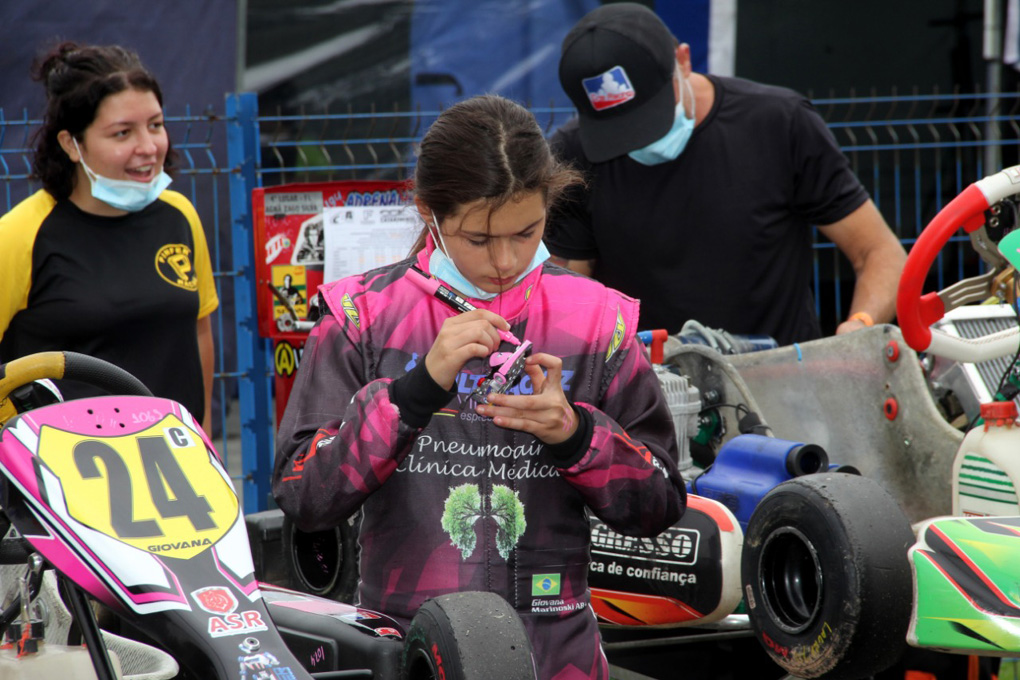 Motor deixa Giovana Marinoski a “pé” no Catarinense de Kart