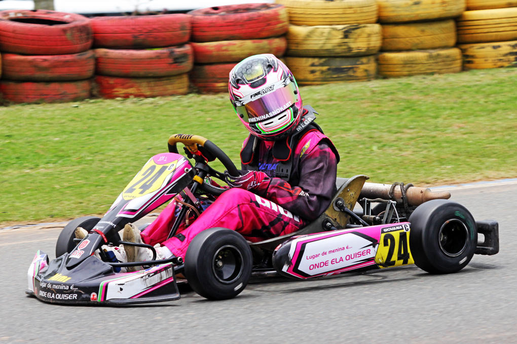 Giovana Marinoski “premiada” com motores fracos na reta final para o Brasileiro de Kart
