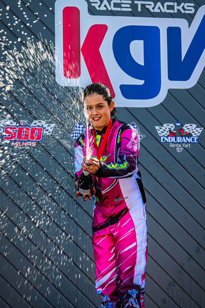 Giovana Marinoski disputa a FIA Girl Seletiva de Kart domingo no Speed Park