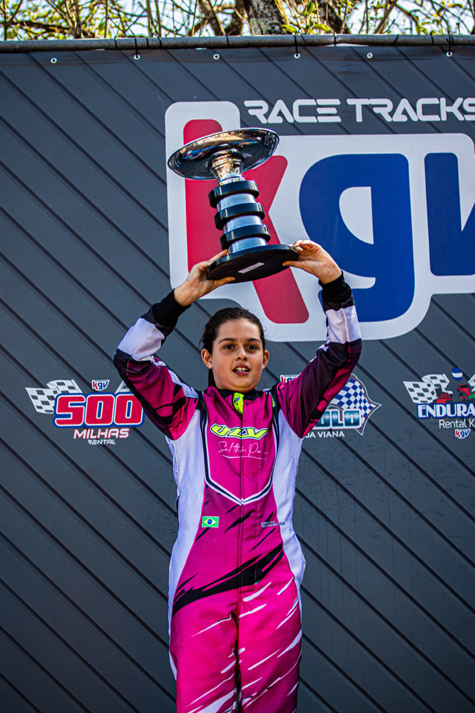 Giovana Marinoski vai pular de categoria