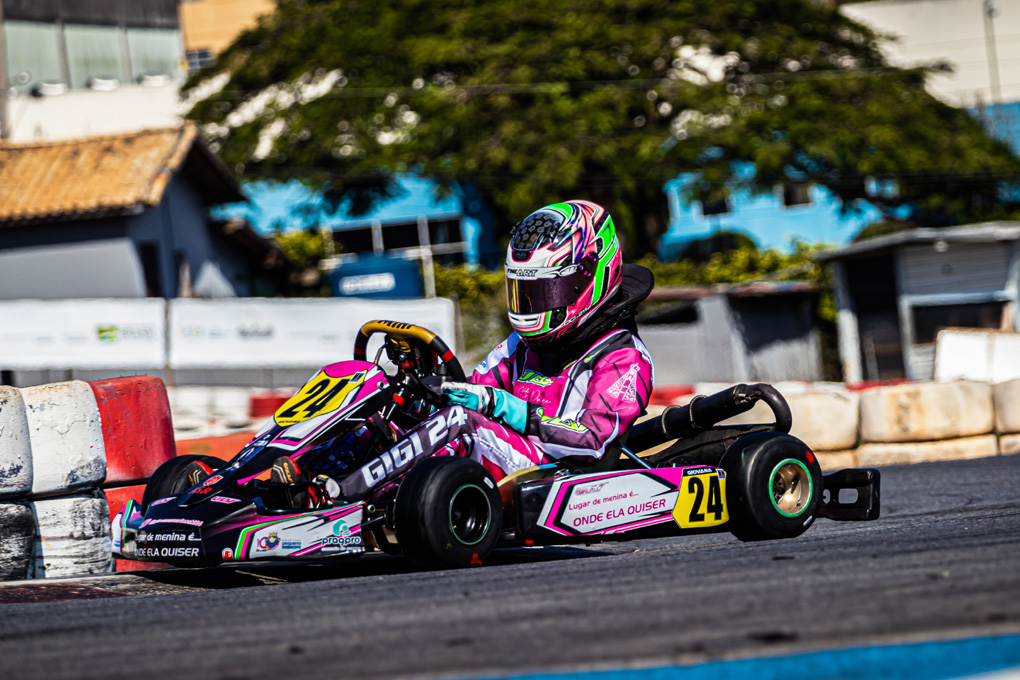 Giovana Marinoski mantém a liderança na Granja Viana