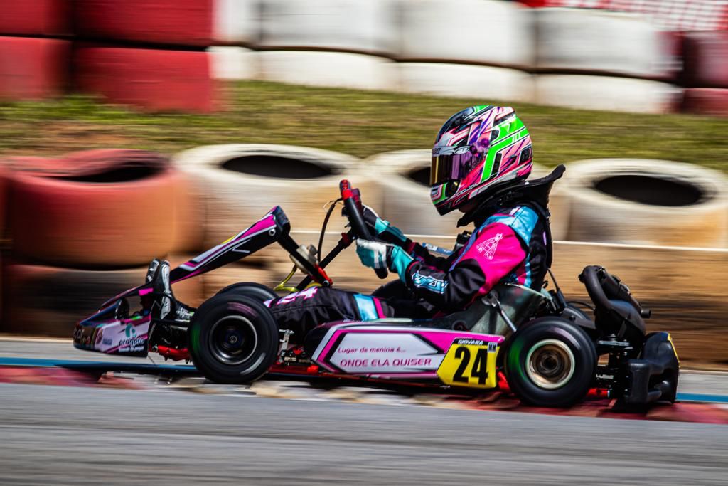 Giovana Marinoski leva toque em treino e larga em nono nesta sexta no Brasileiro de Kart
