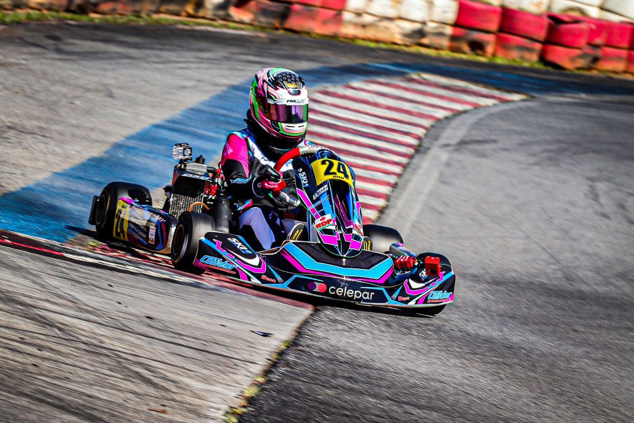 Giovana Marinoski fica a três pontos da liderança da Rotax Max na Granja