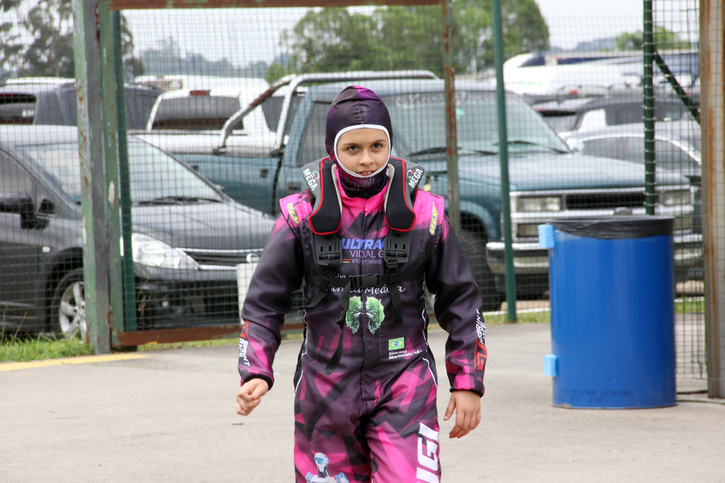 Giovana Marinoski pronta para o seu primeiro Brasileiro de Kart